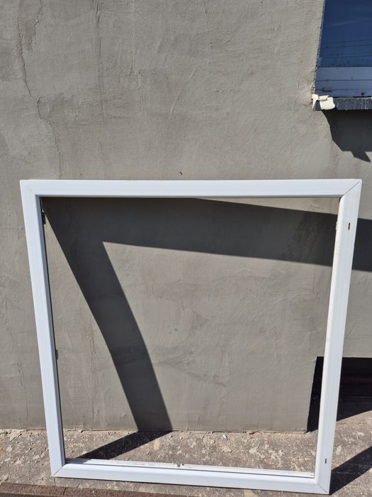 Okno PCV białe 140x130 cm, z ramą
