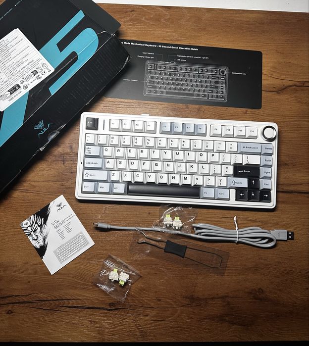 Продам клавіатуру Aula f75