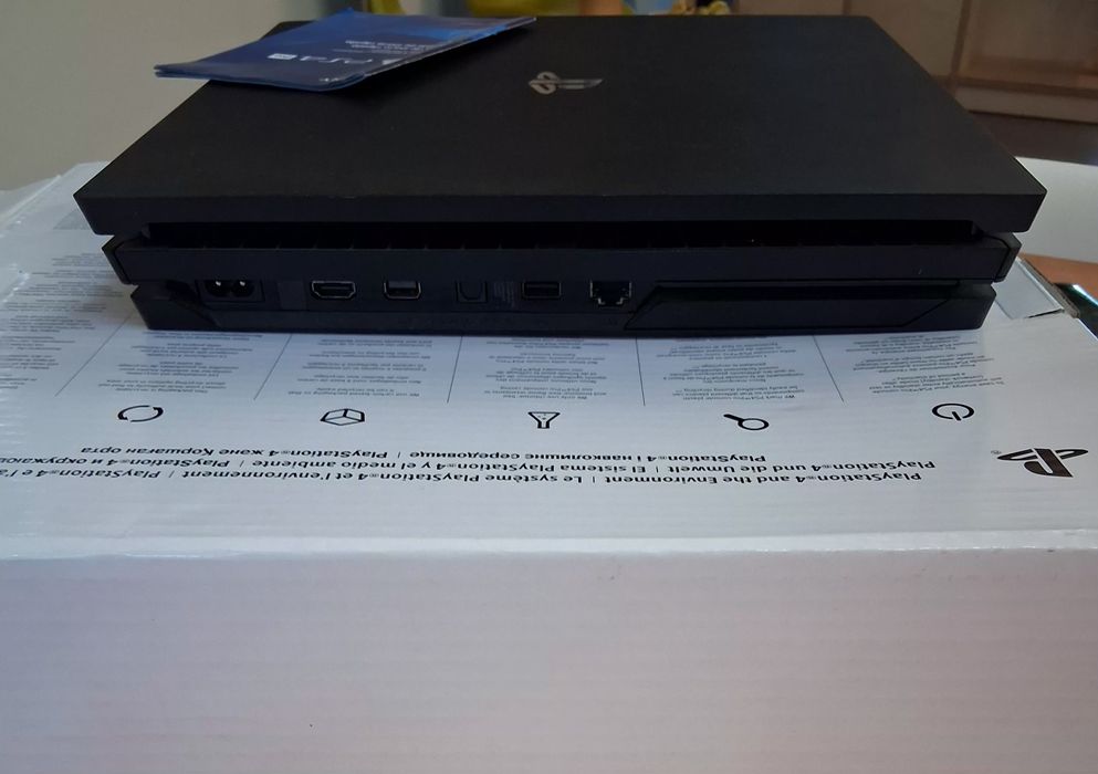 Playstation 4 Pro (PS4) Firmware 12.02 impecável