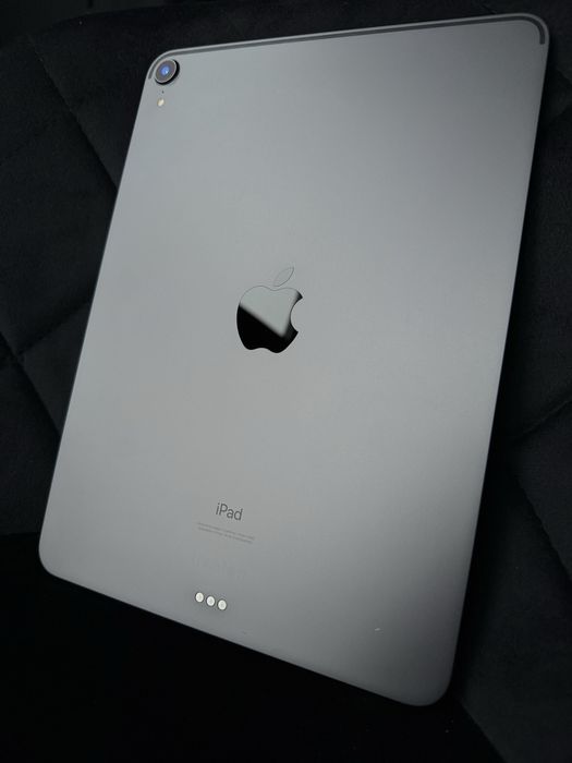 iPad Pro 11” 2018 Wi-Fi + Smart Keyboard Folio чохол-клавіатура