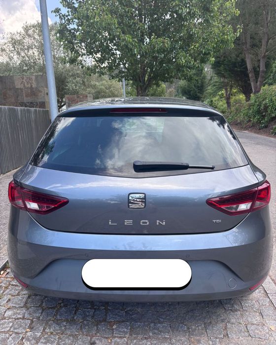 Seat Leon 2013 com 180.000km em ótimo estado.