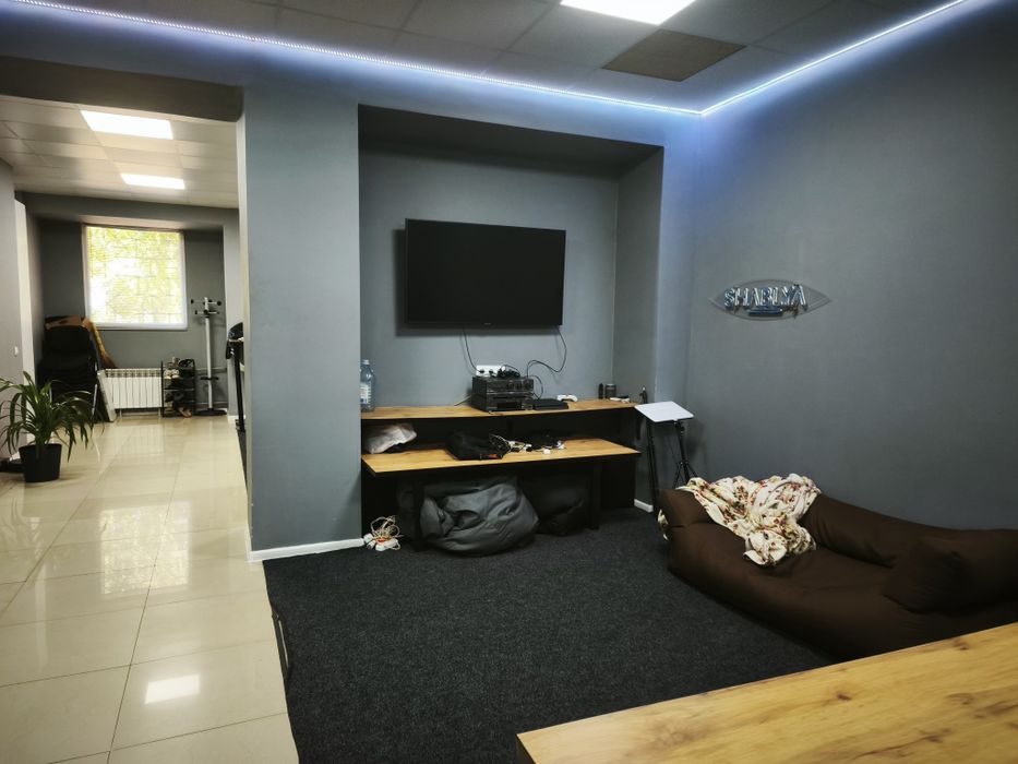 Приміщення вільного призначення 90 м²