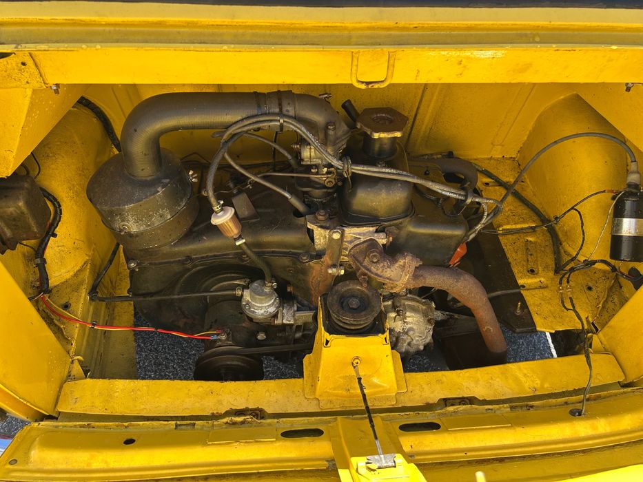 Fiat 126 de 1974 amarelo