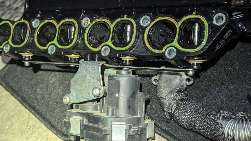 Впускний колектор 2.0cdti Opel запчастини