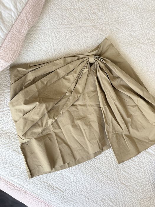 Спідниця H&M бежева з драпіруванням, розмір 40, нова з бірками