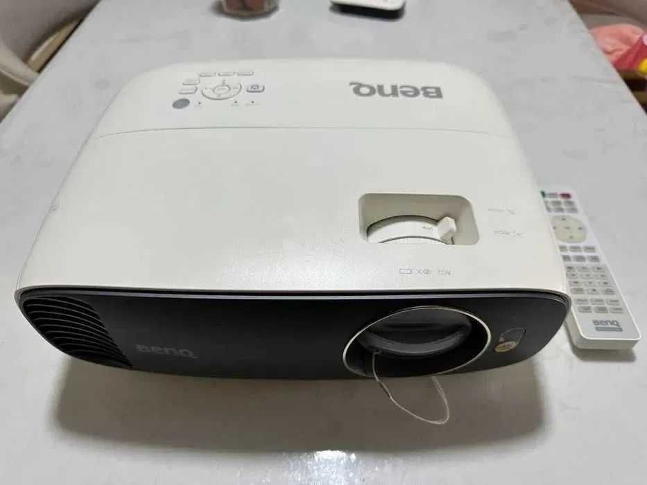 Projector Benq W1700 4K HDR como novo