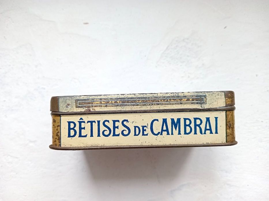 Latas antigas colecionáveis ano 1920 e 1930