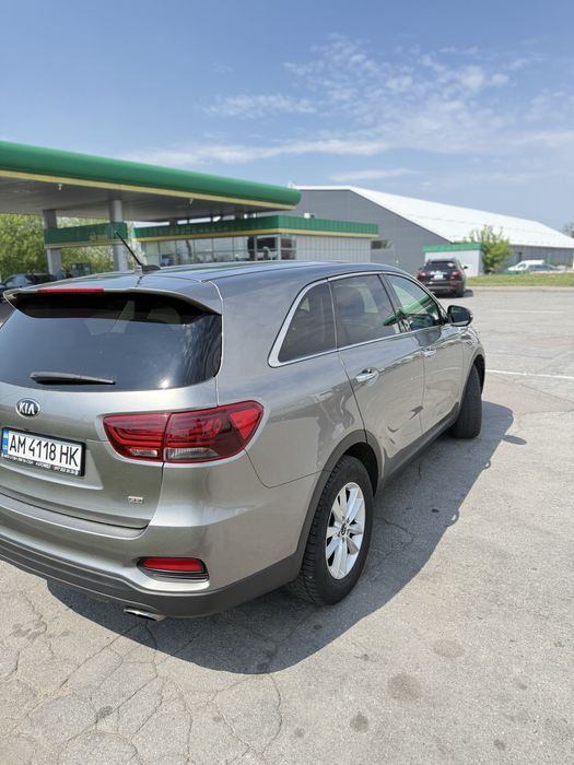 Kia sorento 2019 7 місць
