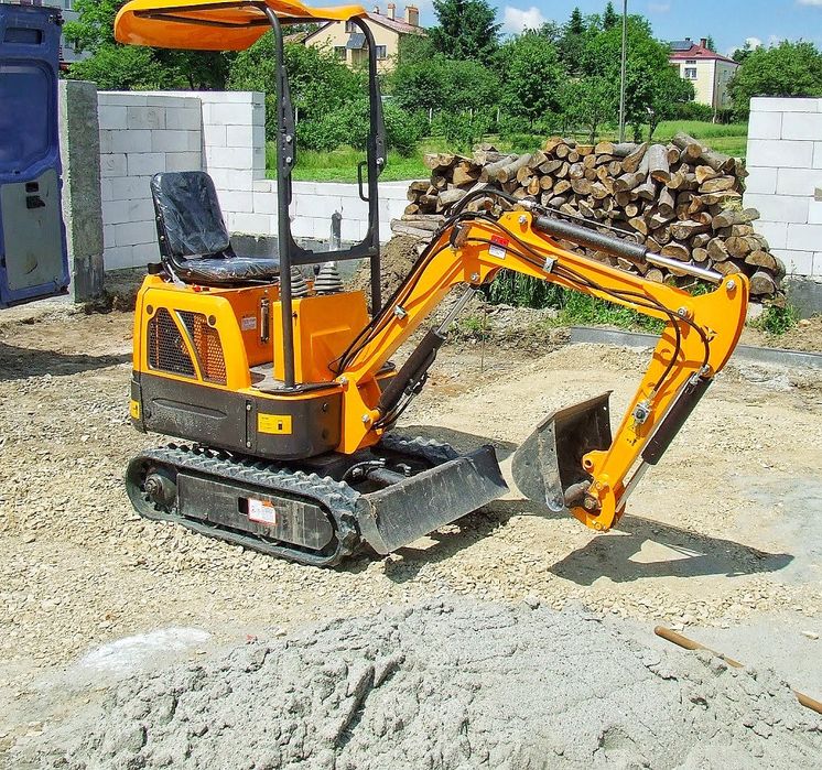 Usługi minikoparki  i wywrotka