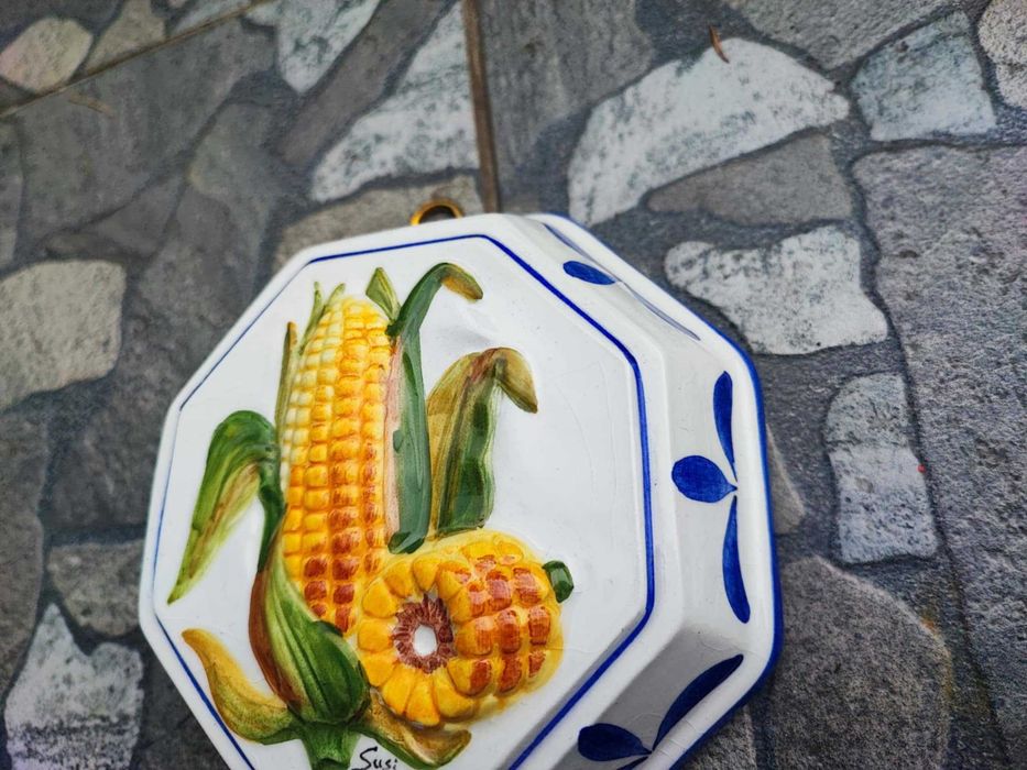 Ceramiczny dekoracyjny obrazek,włoski,kukurydza