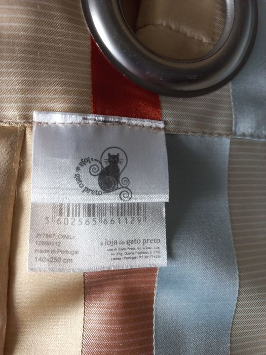 Conjunto de 2 cortinados e 1 almofada