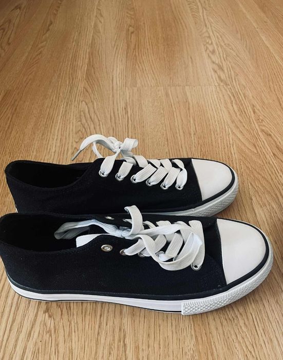 Trampki nowe bardzo wygodne!