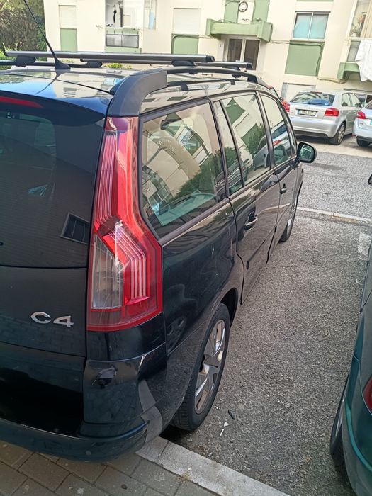 Citroën C4 Grand Picasso, ano 2008, com motor 1.6 HDi de 110 CV e caixa automática.