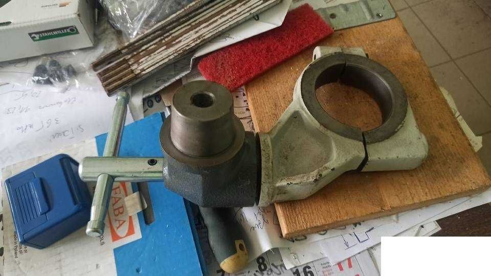 uchwyt do mechanizmu posuwu skrętny odlew nowy