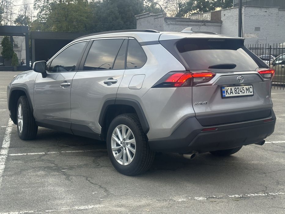 Продам Toyota Rav 4 2020 року