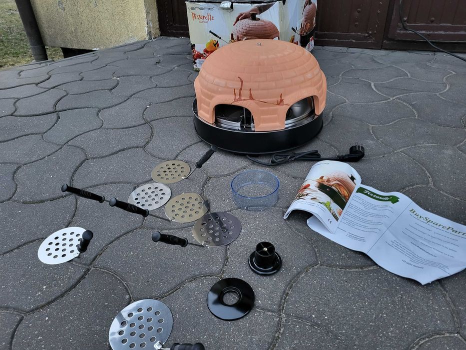 Urządzenie do robienia Pizzy Emerio Pizzarette kamienne 6 osób mocne
