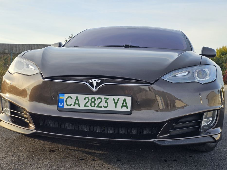 Tesla Model S 85 2013