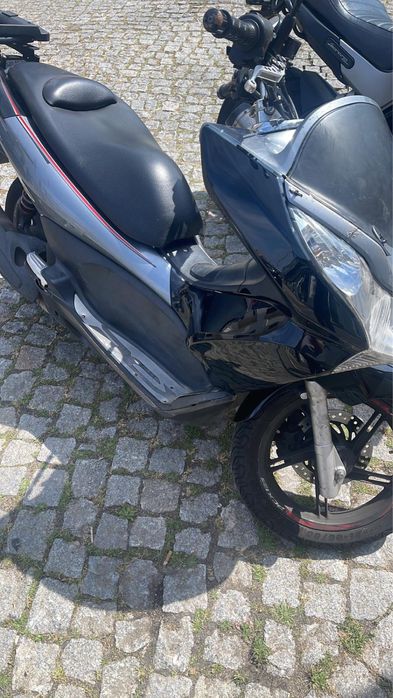 PCX disponivel para aluguel