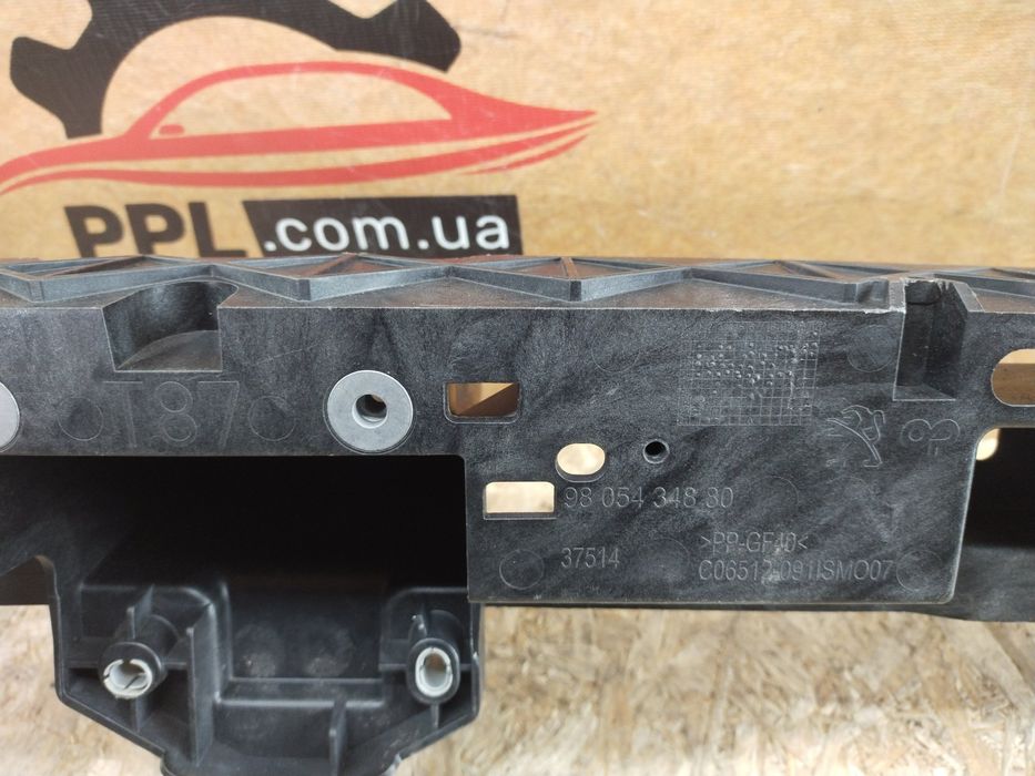 Peugeot 5008 13-17 Усилитель бампера переднего кронштейн