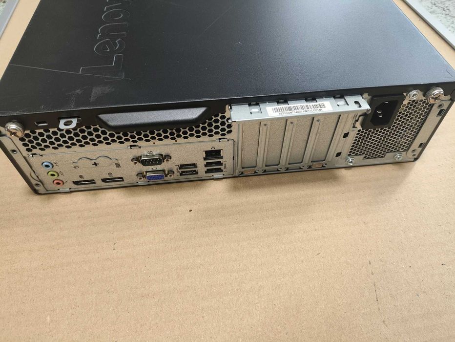 Lenovo ThinkCentre M910s ou HP ProDesk 400 G4 SFF