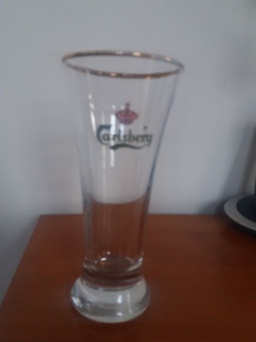Copos de fino da Carlsberg