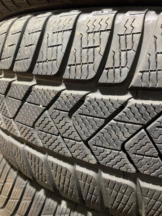 Шини б/у зима 245/40-R18 Pirelli Sottozero 3