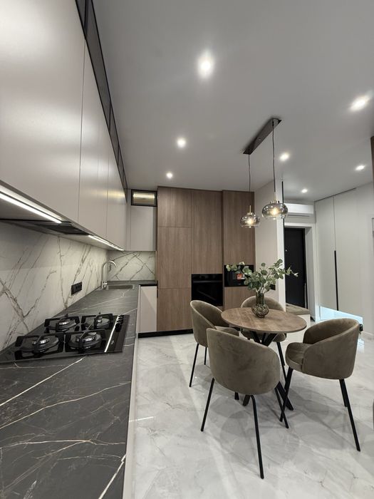 Продаж квартири в новобудові з новим ремонтом