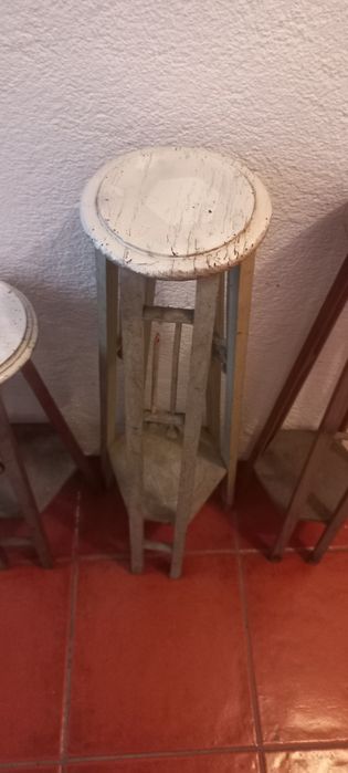 Suporte para vasos em madeira antigos