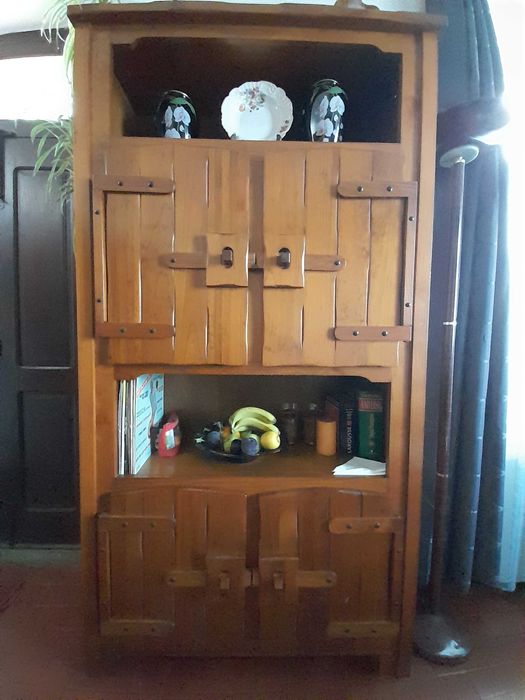 Bar de sala em pinho