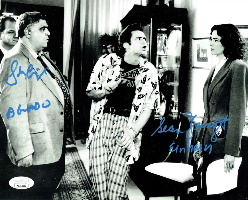 ! AUTOGRAF SEAN YOUNG i John CAPODICE foto 20x25 cm Certyf Ace Ventura