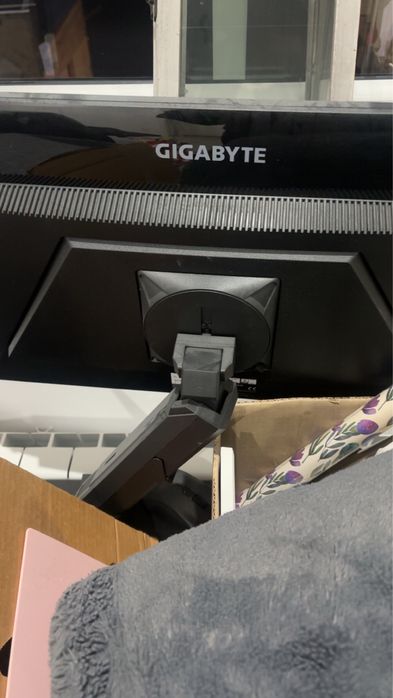 Monitor gigabyte