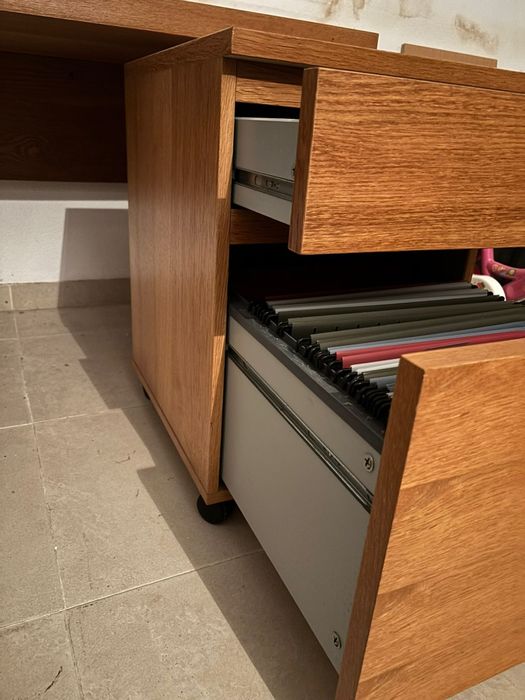 Secretária IKEA MALM