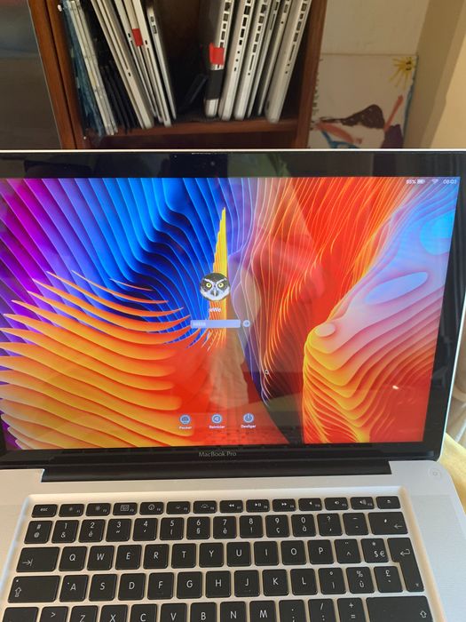 MacBook Pro i7 with 8 GB RAM and 15-inch Display (Damaged)64551914483331122
