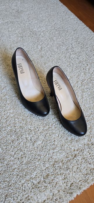Sapatos de senhora - dois pares