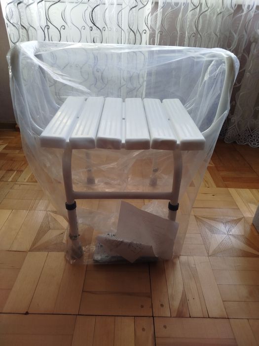 Стілець для ванної та душу