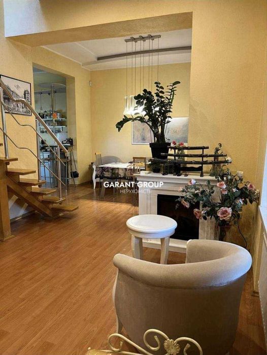 Будинок з ремонтом / Аркадія