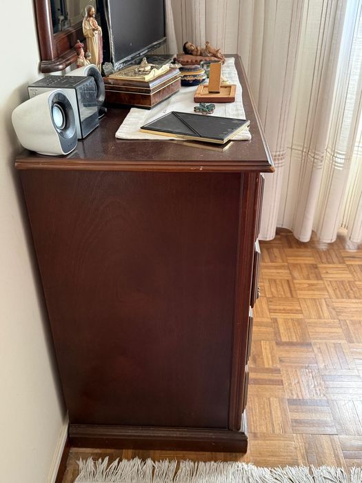 Móvel/cómoda usada em bom estado