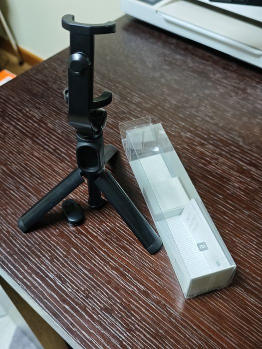 Selfie stick / tripé Xiaomi com comando Bluetooth