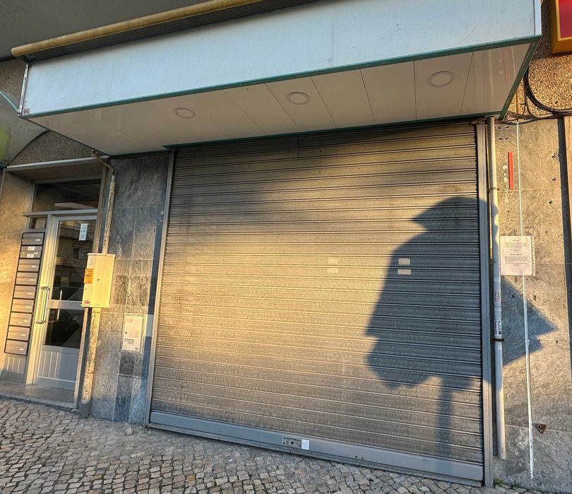 Aluguer de loja em Vialonga