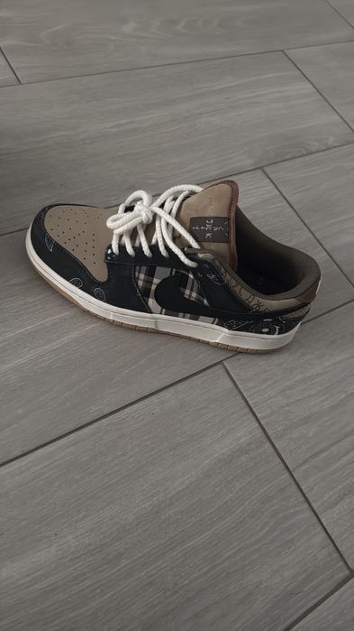 Tênis Nike travis scott