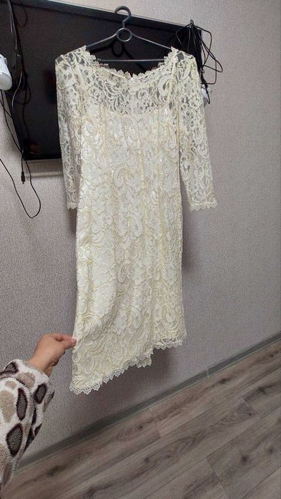 Продам шикарное платье, размер 48 !