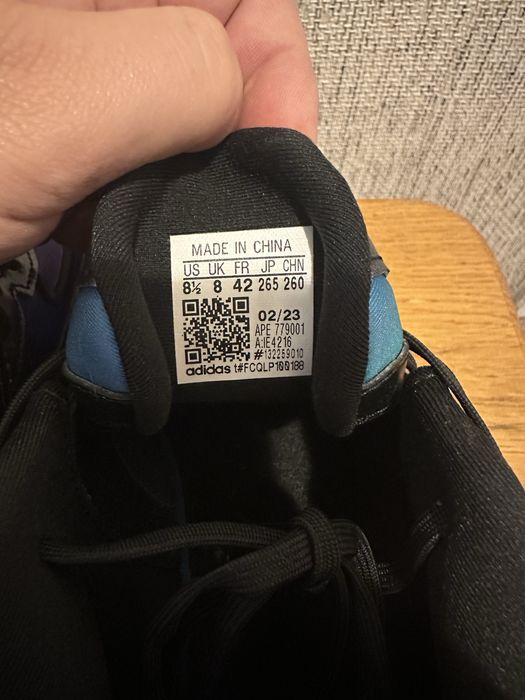 Продам кросівки Adidas