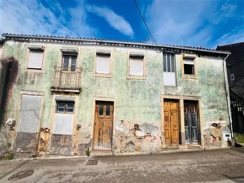 Moradia t4 para restaurar com grande potencial por €49.000 a 15min de Coimbra — Miranda do Corvo, Coimbra