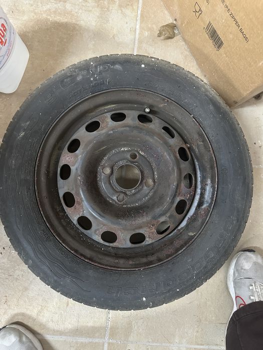 Pneus com jante ferro honda 185/60/14