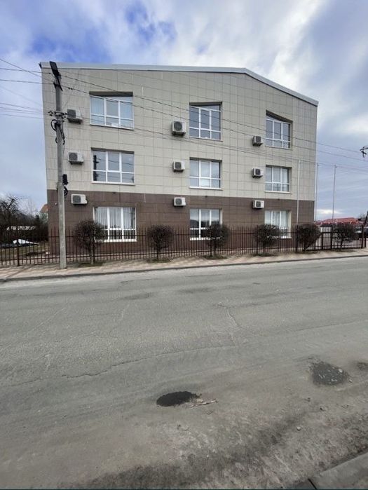 Продаж офісно-складського комплексу