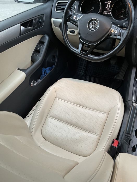 Продам volkswgen jetta 2017 1.4 бензин