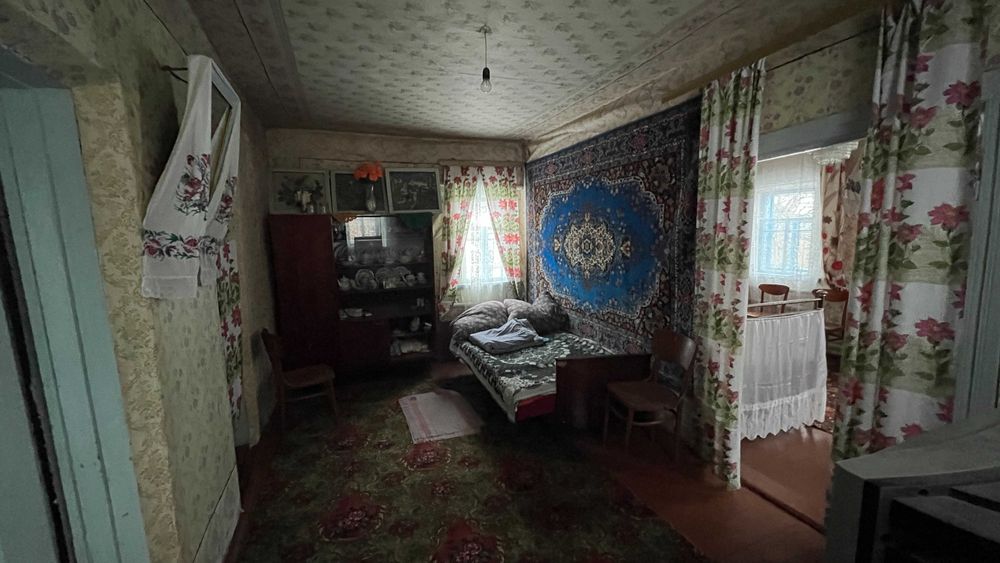 Продаж будинку в селі Русанів, 3 кімнати, газ, ділянка 25 соток, центр