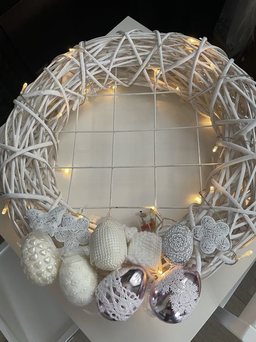 Wianek wiklinowy na drzwi duży,wielkanoc, z ledami