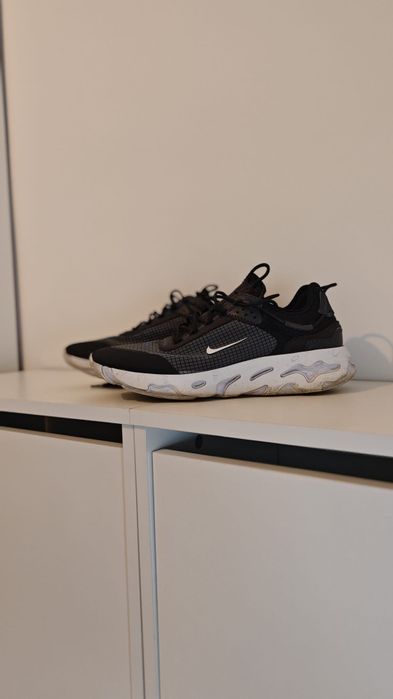 Sapatilhas Nike React Live