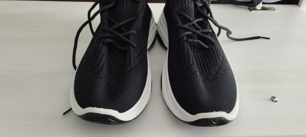 Кросівки літні 40 розмір.